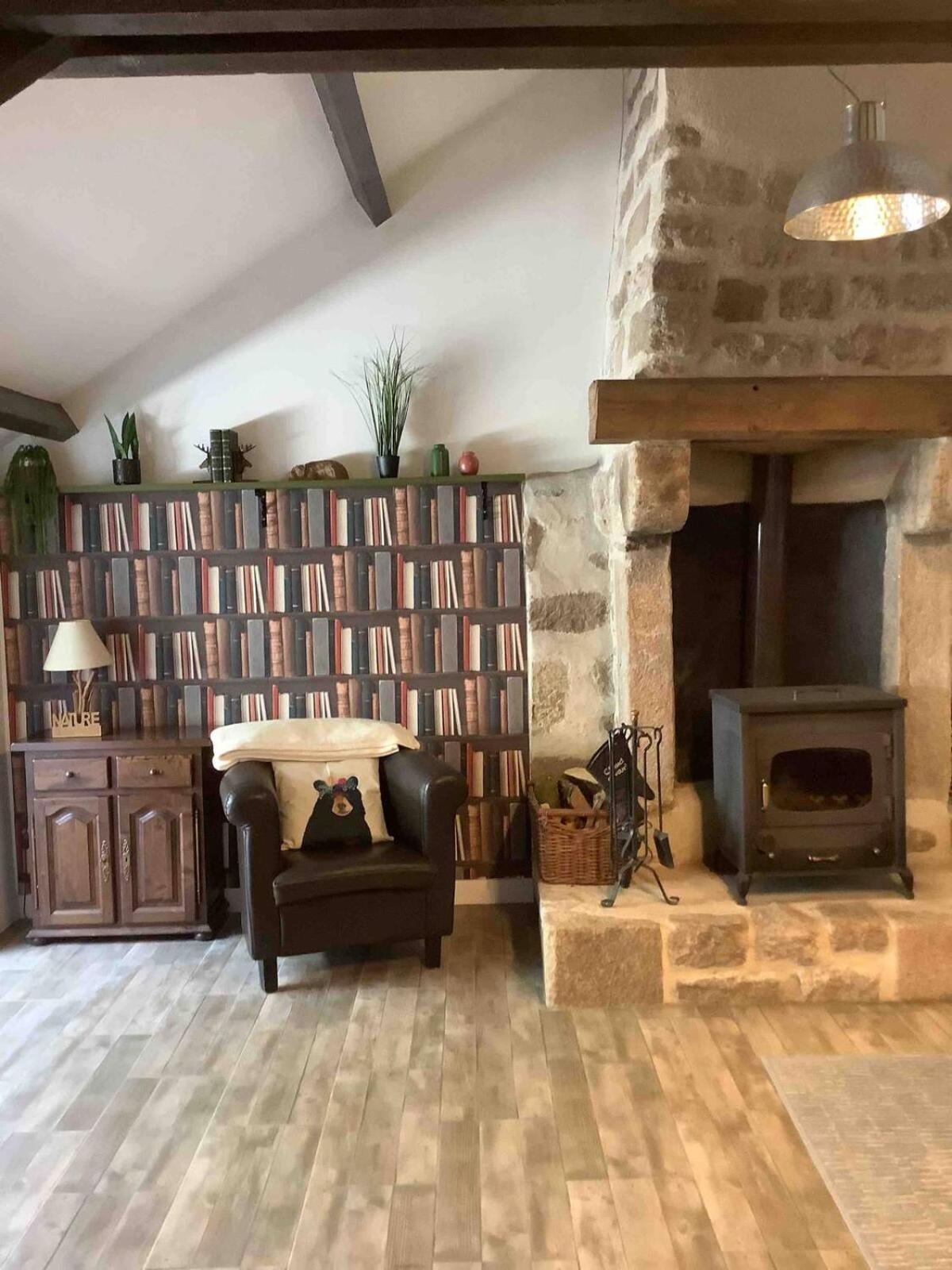 Faux-la-Montagne Woodland Cottage מראה חיצוני תמונה